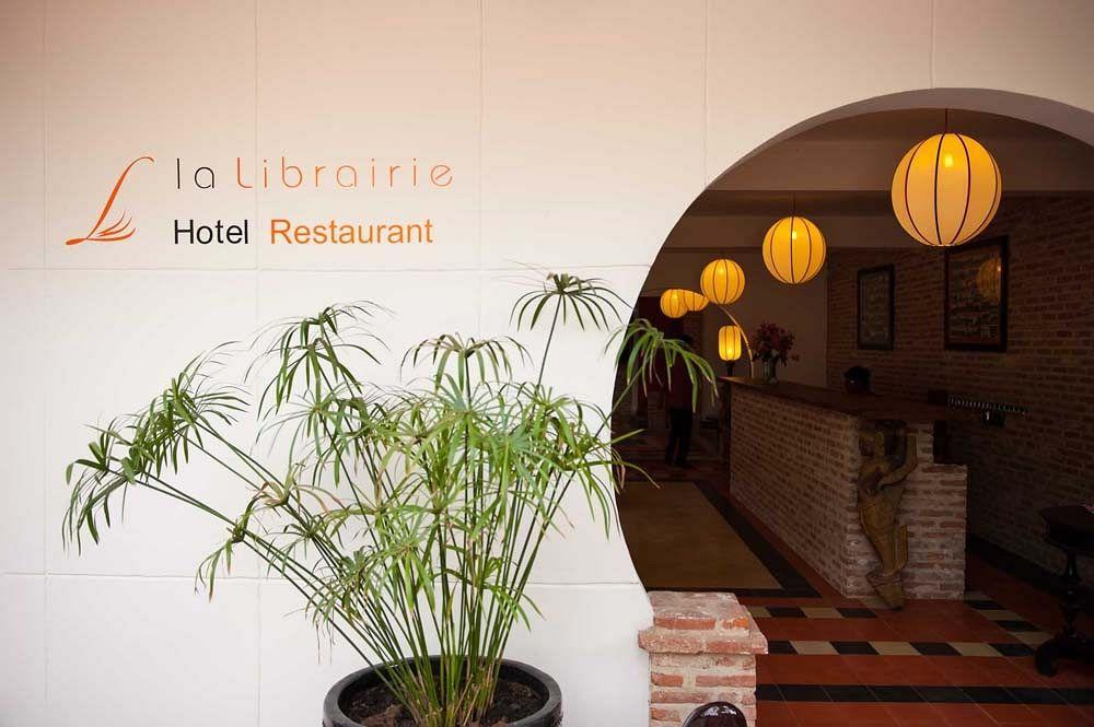 Villa Silk Road Hotel Пном Пен Екстериор снимка