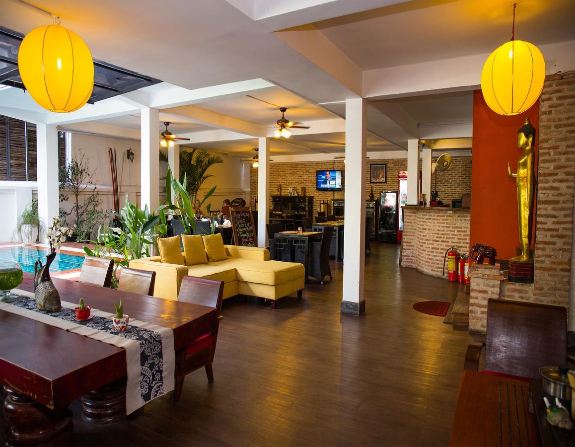 Villa Silk Road Hotel Пном Пен Екстериор снимка