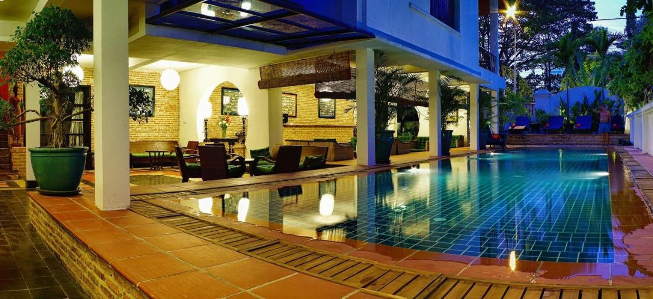 Villa Silk Road Hotel Пном Пен Екстериор снимка