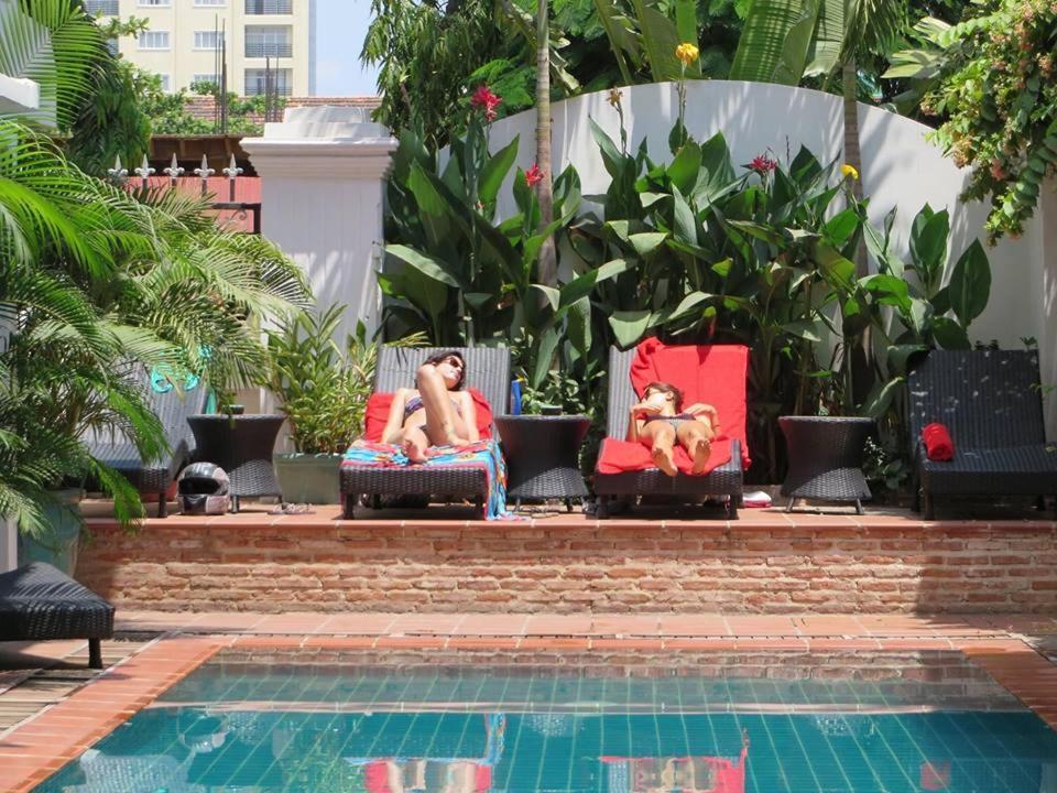 Villa Silk Road Hotel Пном Пен Екстериор снимка